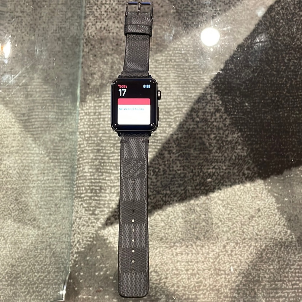 Authentic Apple Watch excellent condition